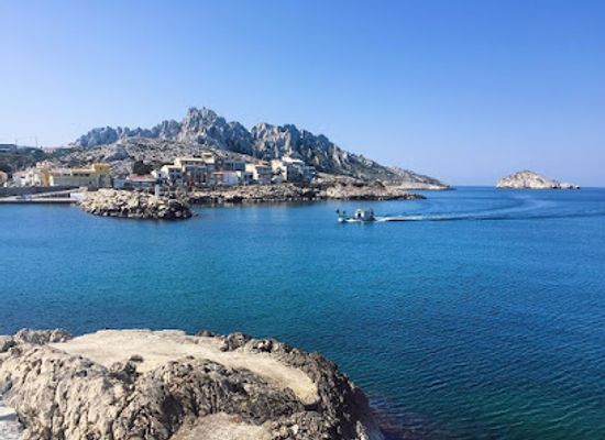 france/les-calanques-national-park/restaurant/tuba-club-cabanons-et-restaurant