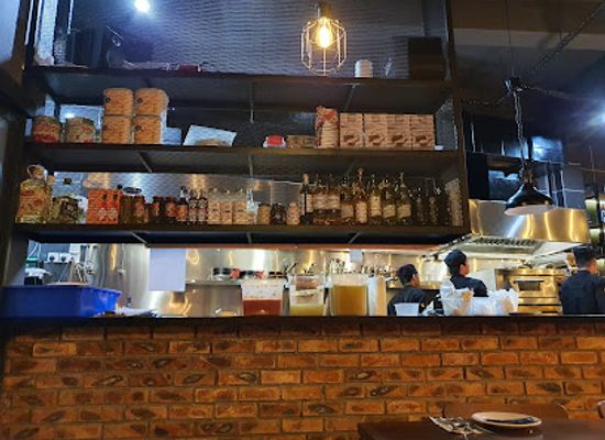 malaysia/sarawak/restaurant/the-bachelor-kuching