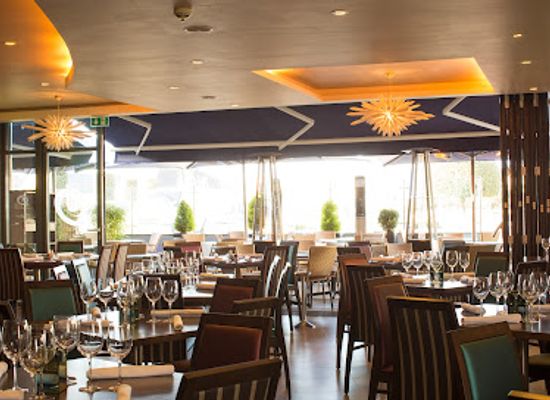 jersey/la-rocque-harbour/restaurant/cafe-zephyr-at-the-royal-yacht