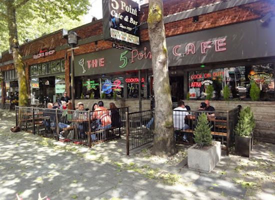 washington/puget-sound/restaurant/the-5-point-cafe-24-hour-legendary-dive-bar-diner