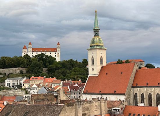 slovakia/bratislava/bratislava-castle-hrad/restaurant/lemontree-sky-bar-restaurant-bratislava