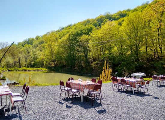azerbaijan/gabala/restaurant/frid-srin-bag-ailvi-restoran