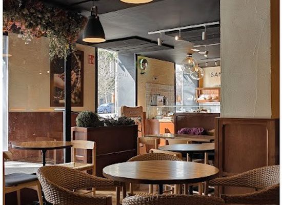 spain/madrid/retiro/restaurant/santagloria-coffee-bakery-menendez-pelayo