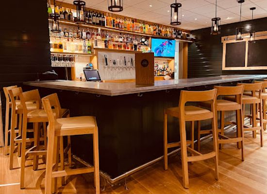 massachusetts/south-coast/restaurant/the-tack-room