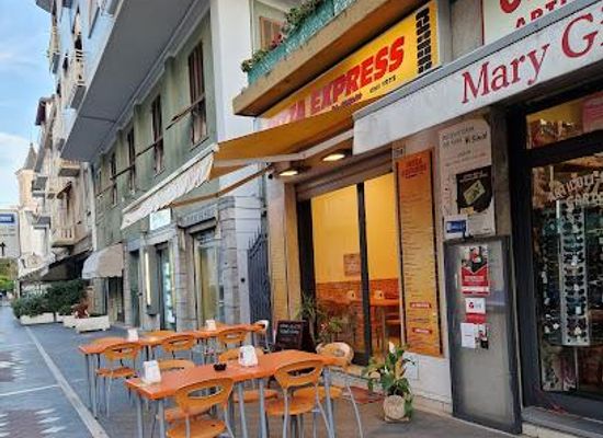 france/provence/restaurant/pizza-express-da-romano-a-san-martino