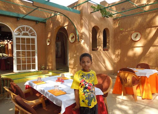 niger/diffa-region/restaurant/the-pillar-restaurant