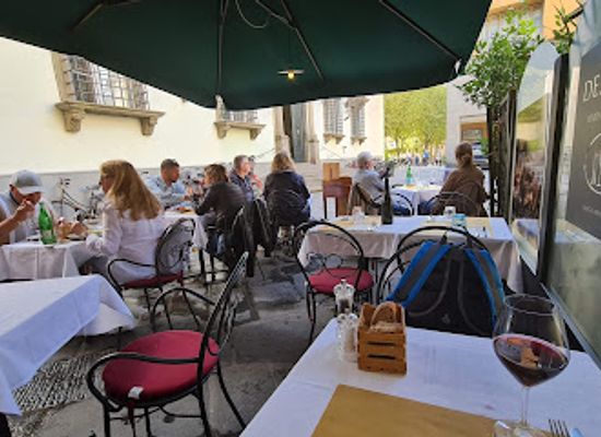 italy/lucca/restaurant/ristorante-des-arts