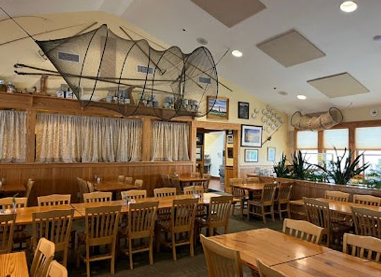 north-carolina/inner-banks/restaurant/basnight-s-lone-cedar-cafe