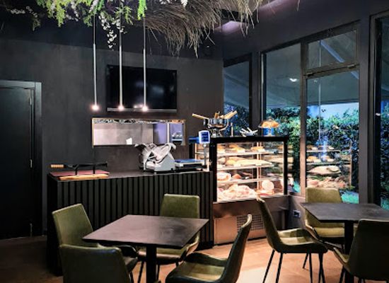 albania/northern-albania/restaurant/painted-black-the-italian-gastro-bar-restaurant