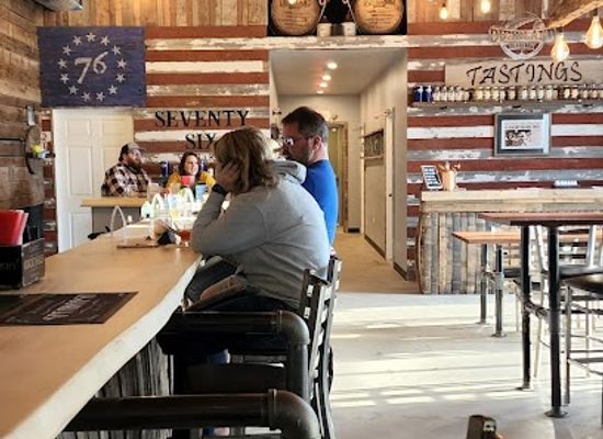 indiana/the-dunes/restaurant/duneland-distillery