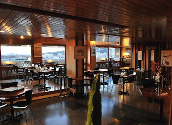france/les-calanques-national-park/restaurant/le-ventre-de-l-architecte