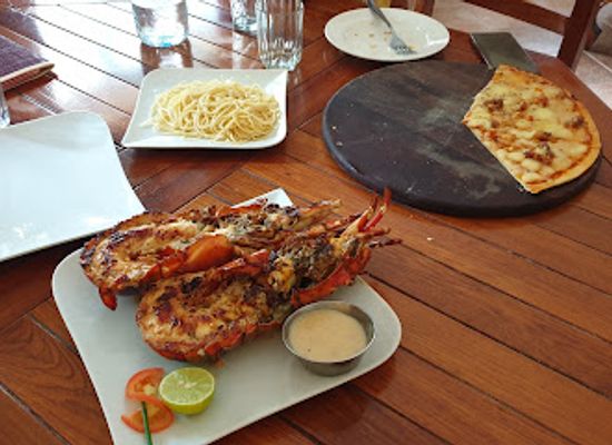 madagascar/boeny/restaurant/roches-restaurant