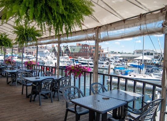 maine/portland/old-port/restaurant/dimillo-s-on-the-water