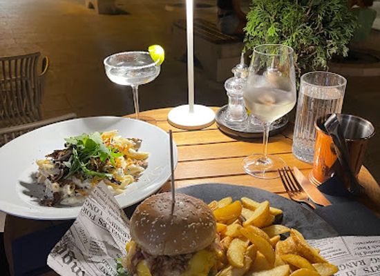 croatia/split/restaurant/restaurant-pier