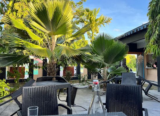 maldives/addu-city/restaurant/papa-s-bistro