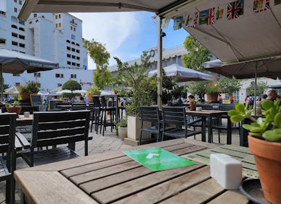 gibraltar/western-beach/restaurant/all-s-well