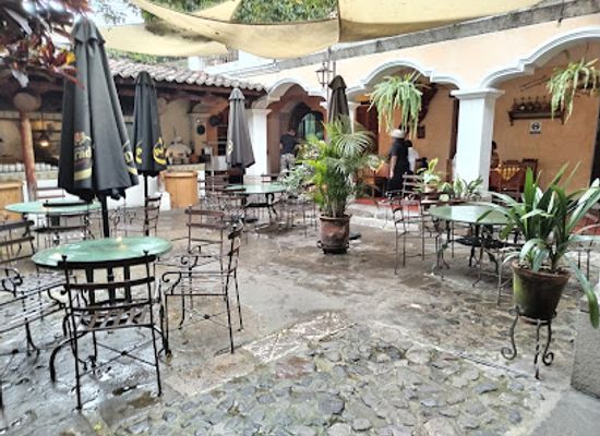 guatemala/western-highlands/restaurant/la-fonda-de-la-calle-real