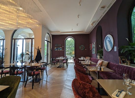 hungary/budapest/restaurant/aranybastya