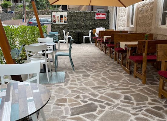 montenegro/lovcen-national-park/restaurant/incontro-bar-food