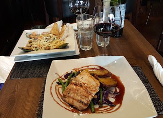 jamaica/surrey-county/restaurant/uncorked