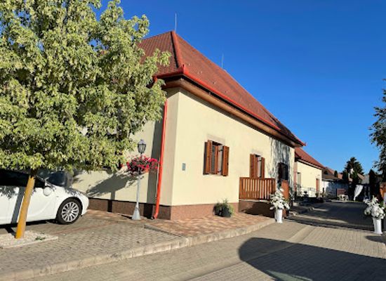 hungary/szabolcs-szatmar-bereg/restaurant/toros-etterem-es-csarda