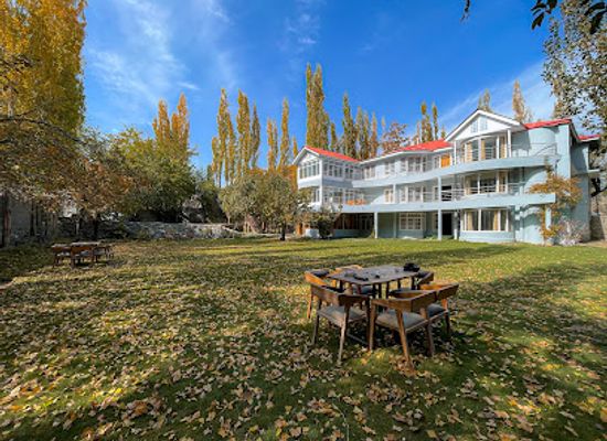 pakistan/deosai-national-park/restaurant/hotel-reego