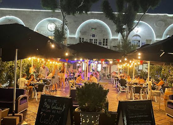 gibraltar/gorham-s-cave-complex/restaurant/the-little-rock-restaurant-bar