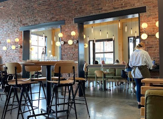 tennessee/chattanooga/southside-historic-district/restaurant/hello-monty