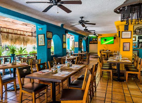 mexico/acapulco/restaurant/100-natural-magallanes