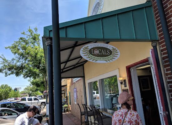 alabama/fairhope/restaurant/locals