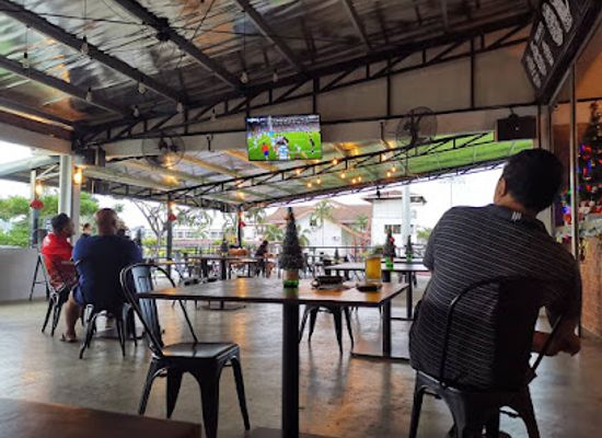 malaysia/sandakan/restaurant/the-deck-bar-grill