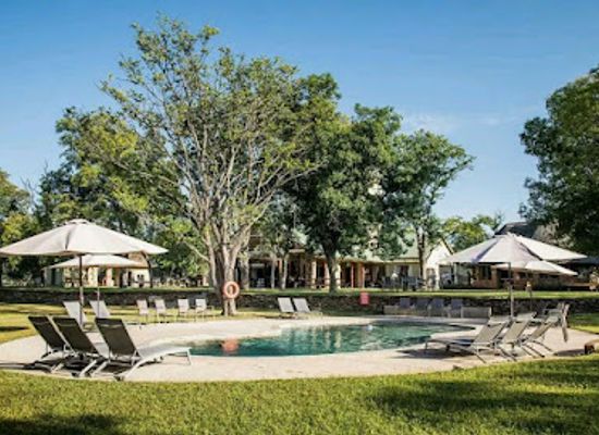 zimbabwe/hwange-national-park/restaurant/robins-camp