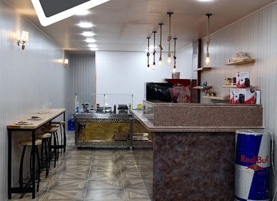 jordan/eastern-desert/restaurant/familia-shawarma