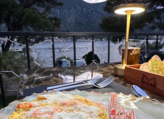 montenegro/kotor-bay/restaurant/moments-restaurant