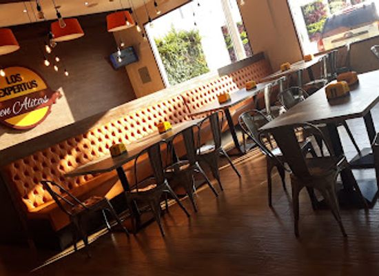 ecuador/manabi-region/restaurant/rollwings