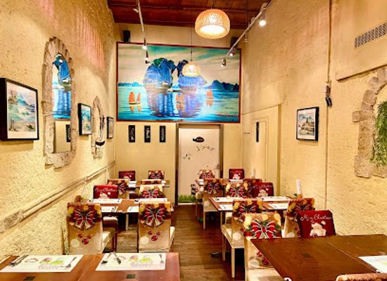 switzerland/fribourg/restaurant/vietnam-house-specialities-and-famous-sandwiches