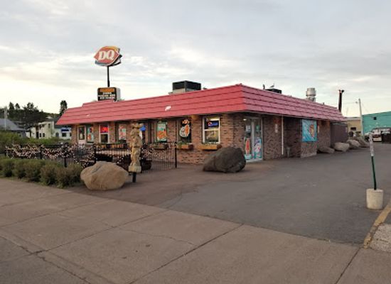 minnesota/grand-marais/restaurant/dairy-queen-grill-chill