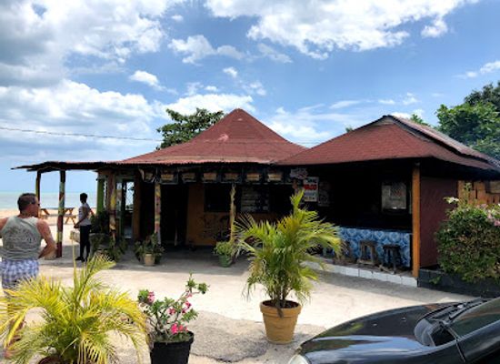 jamaica/pedro-plains/restaurant/cloggy-s-on-the-beach