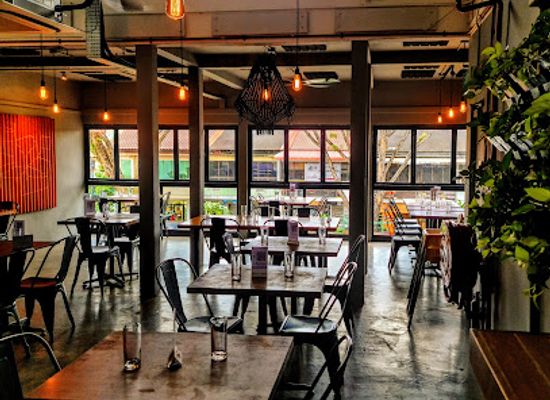 singapore/serangoon/restaurant/plonk