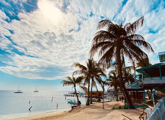 belize/the-cayes/restaurant/estel-s-dine-by-the-sea