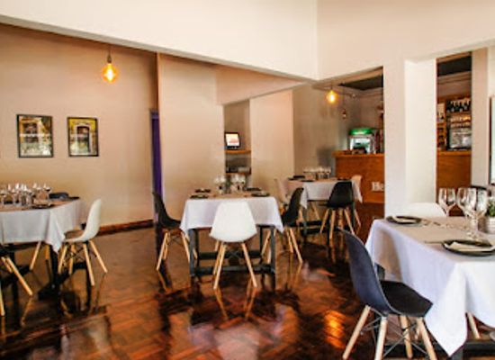 mozambique/maputo-city/restaurant/roadside-bar-e-restaurante