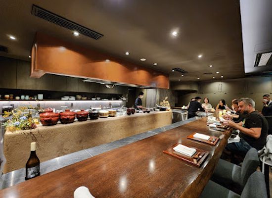 japan/dewa/restaurant/den-kushi-flori