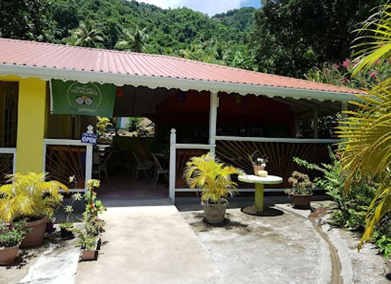 saint-lucia/fond-doux-estate/restaurant/martha-s-tables