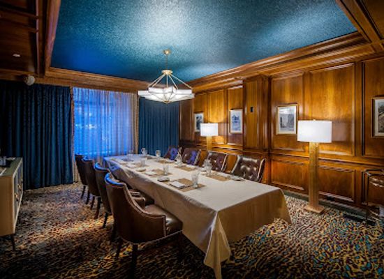 ohio/eastern-ohio/restaurant/marble-room-steaks-and-raw-bar