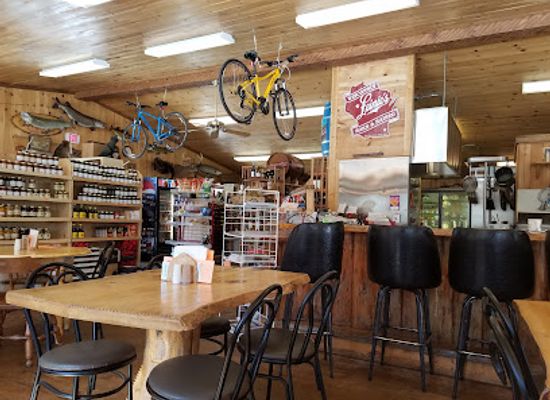 wisconsin/northern-highland/restaurant/forest-lake-country-store