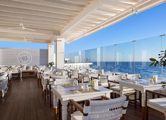 cyprus/makronissos-peninsula/restaurant/roof-burger-bar