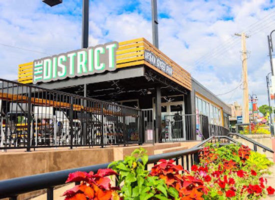 wisconsin/wisconsin-dells/restaurant/the-district