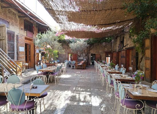 lebanon/hasbaya/restaurant/feniqia