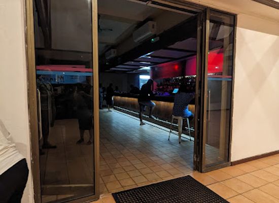 nauru/anibare/restaurant/reef-bar