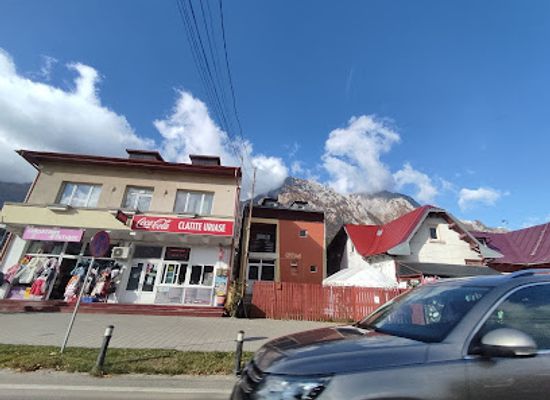 romania/bucegi-mountains/restaurant/clatite-uriase-busteni